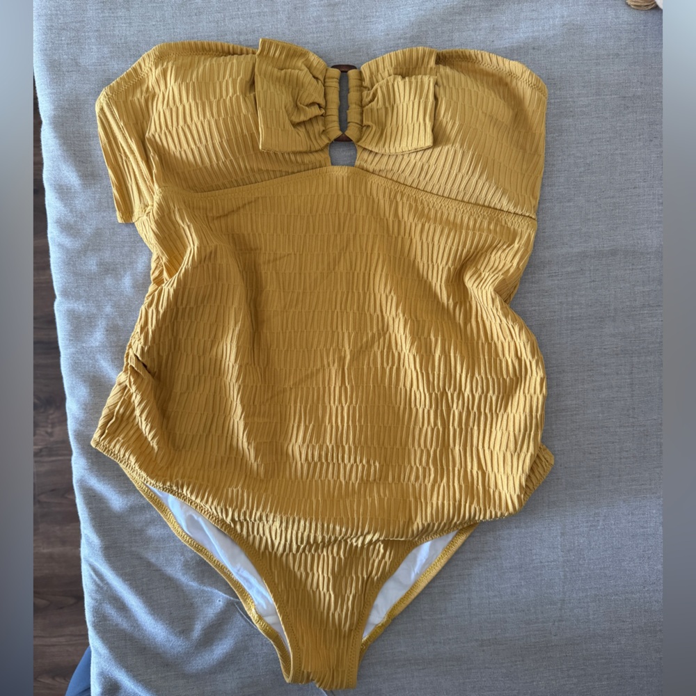 Cache Coeur Maternity swimsuit